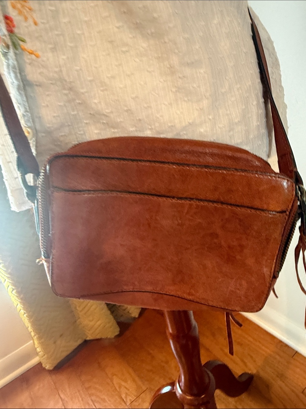 Frye Chestnut Brown Leather Messenger Crossbody